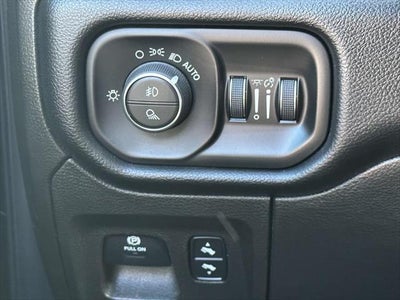 2019 RAM 1500 Big Horn/Lone Star Crew Cab 4x4 57' Box