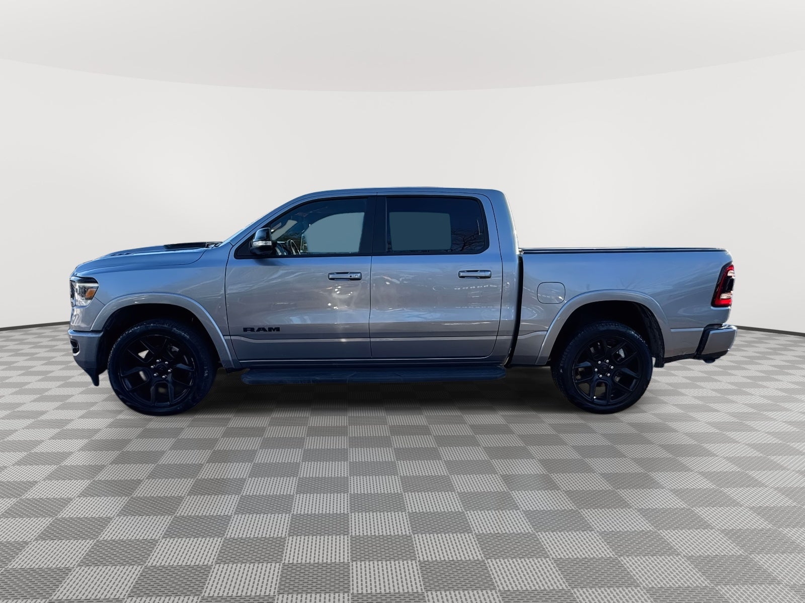 2021 RAM 1500 Laramie Crew Cab 4x4 57' Box