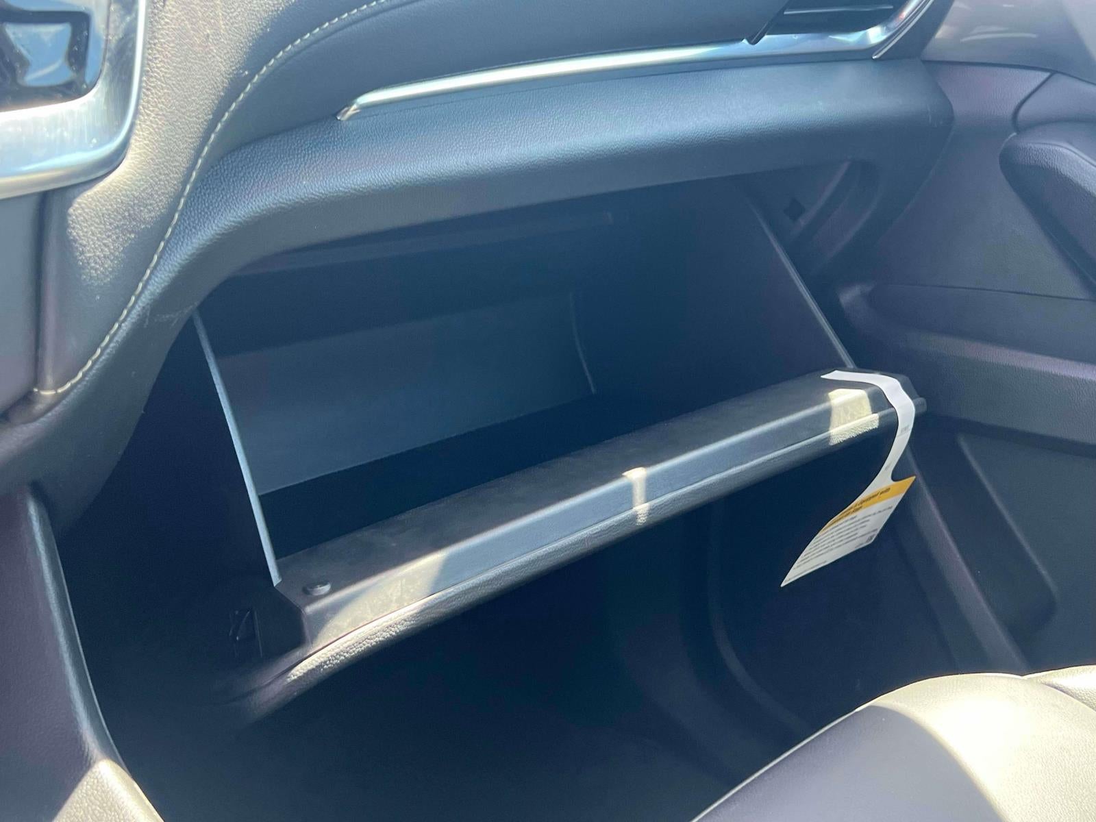 2023 Chevrolet Traverse AWD LT Leather