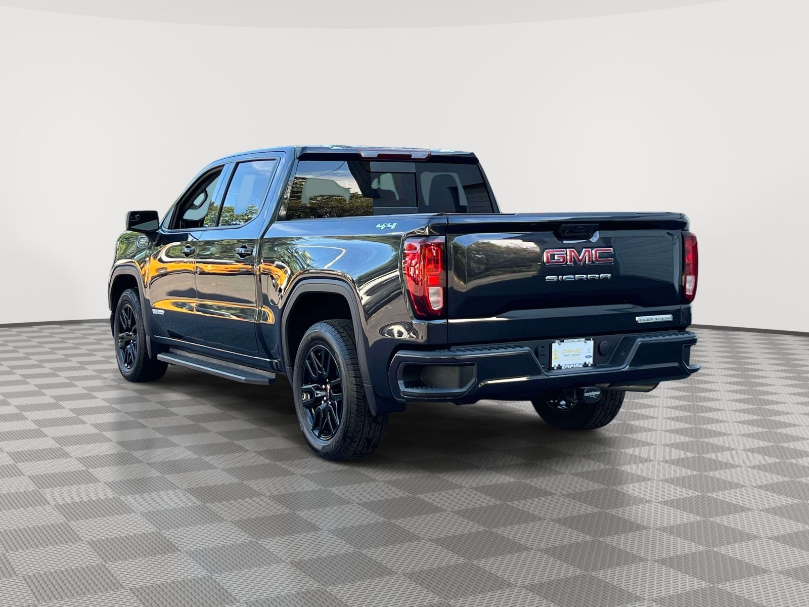 2024 GMC Sierra 1500 4WD Crew Cab Short Box Elevation with 3SB