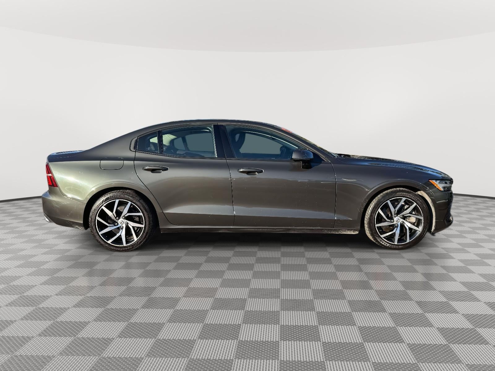 2019 Volvo S60 T6 Momentum