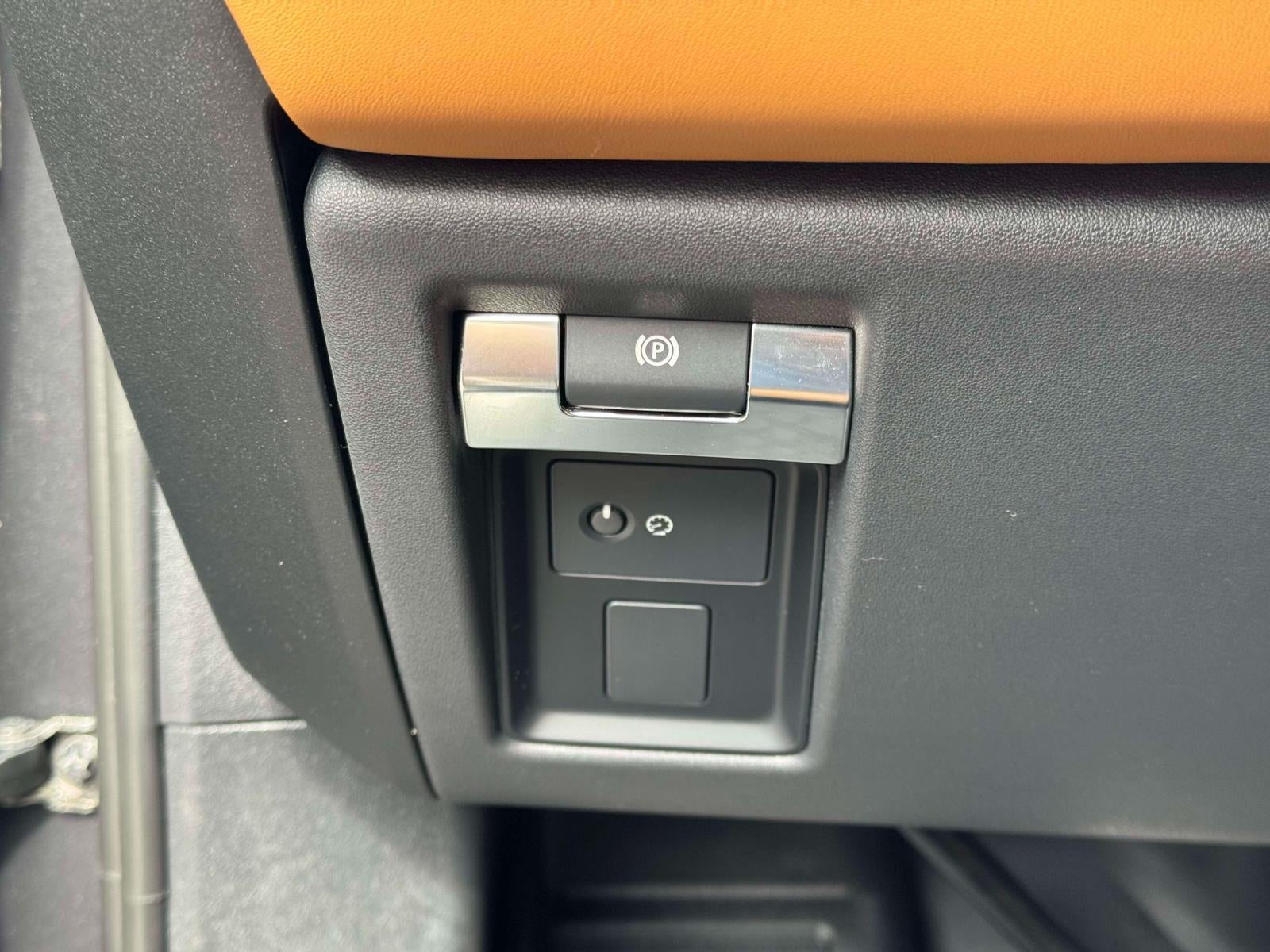 2023 Land Rover Defender 130 X
