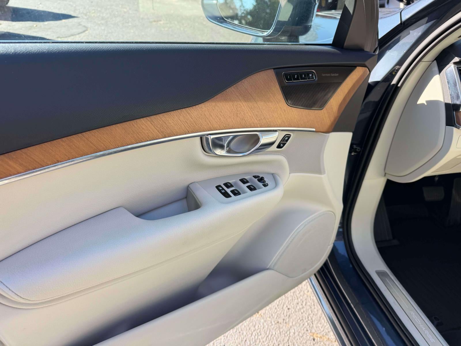 2022 Volvo XC90 Recharge Plug-In Hybrid T8 Inscription Expression Extended Range 7P