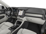 2022 Volvo XC40 T5 Momentum