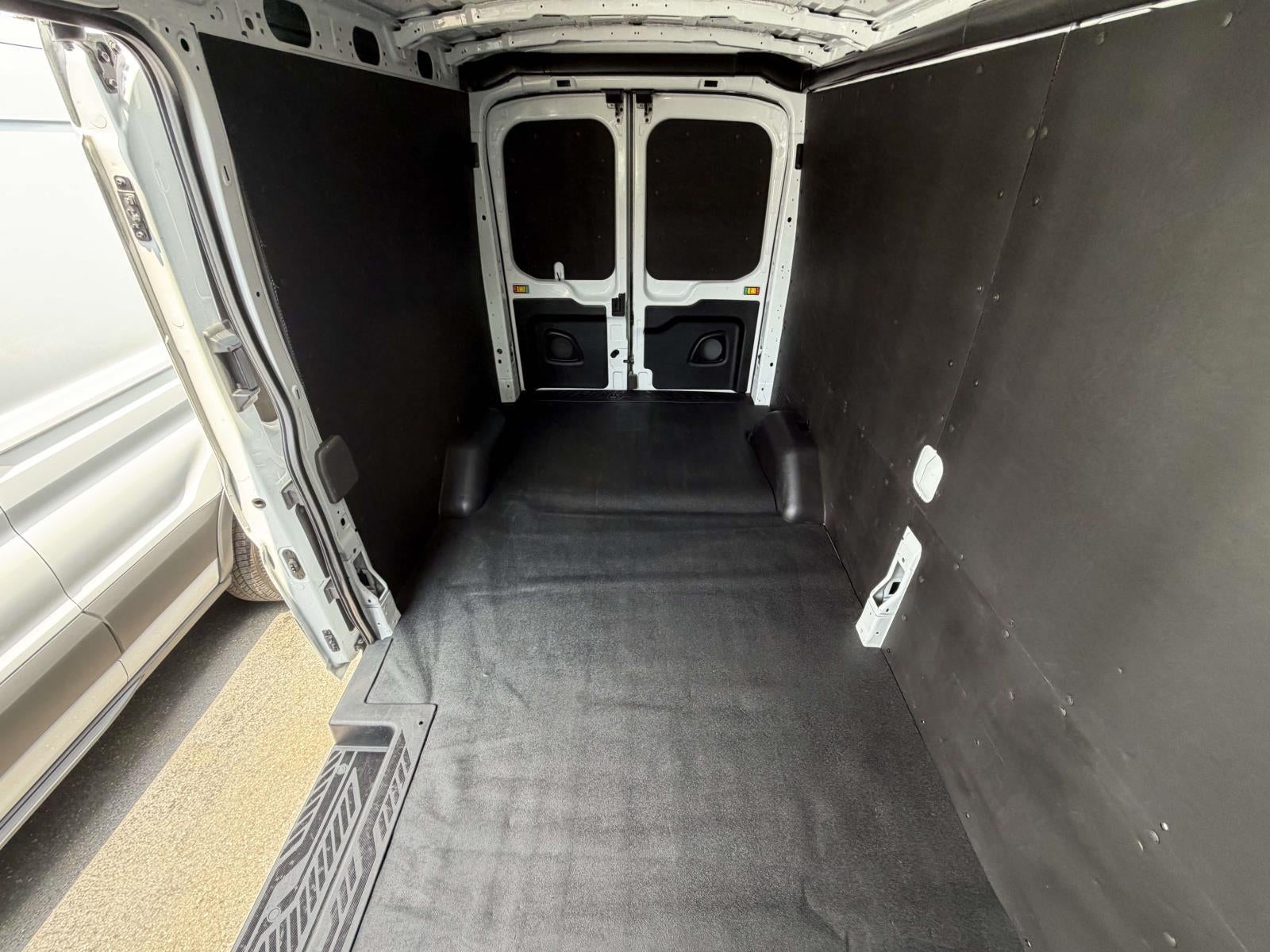 2024 Ford Transit Cargo Van T-250 148" Med Rf 9070 GVWR AWD