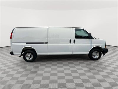 2025 Chevrolet Express Cargo WT