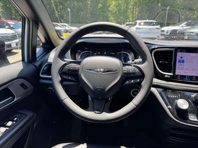 2024 Chrysler Pacifica Hybrid S Appearance Pkg
