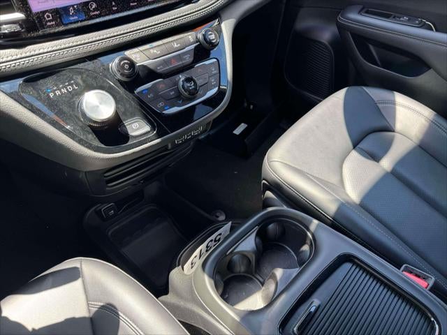 2024 Chrysler Pacifica Hybrid S Appearance Pkg