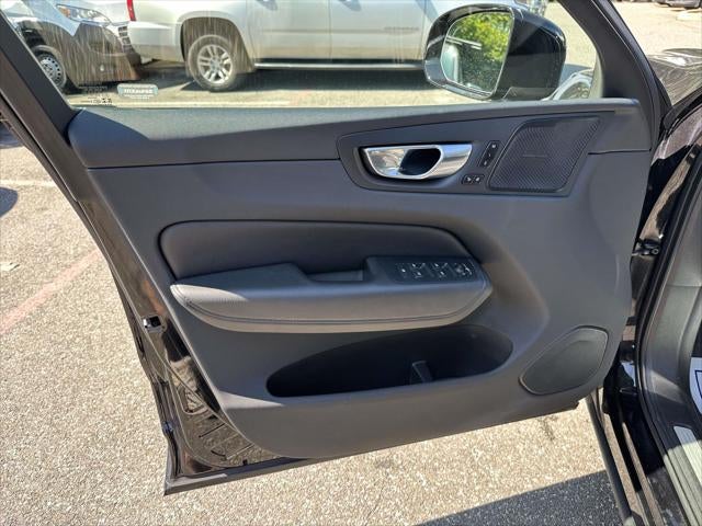 2022 Volvo XC60 Momentum