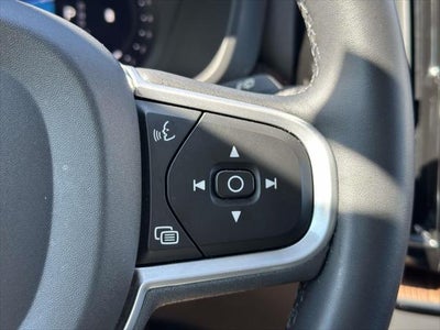 2022 Volvo XC60 Momentum
