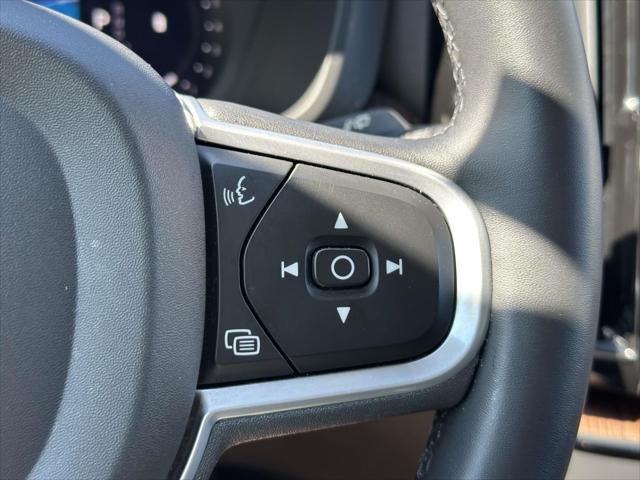 2022 Volvo XC60 Momentum