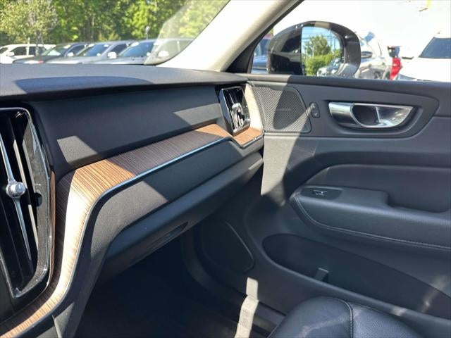 2022 Volvo XC60 Momentum