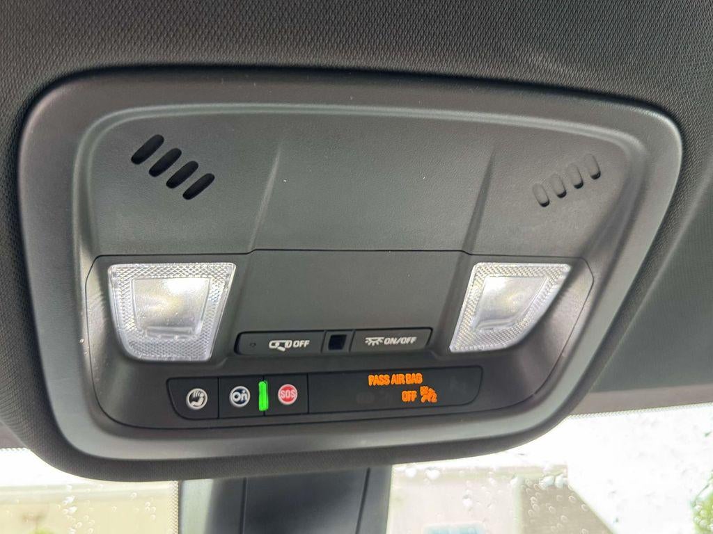 2022 Chevrolet Traverse AWD LS