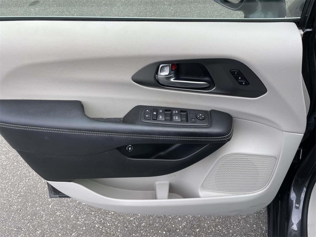 2022 Chrysler Pacifica Hybrid Touring L