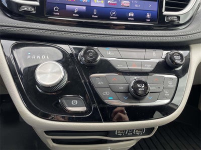 2022 Chrysler Pacifica Hybrid Touring L