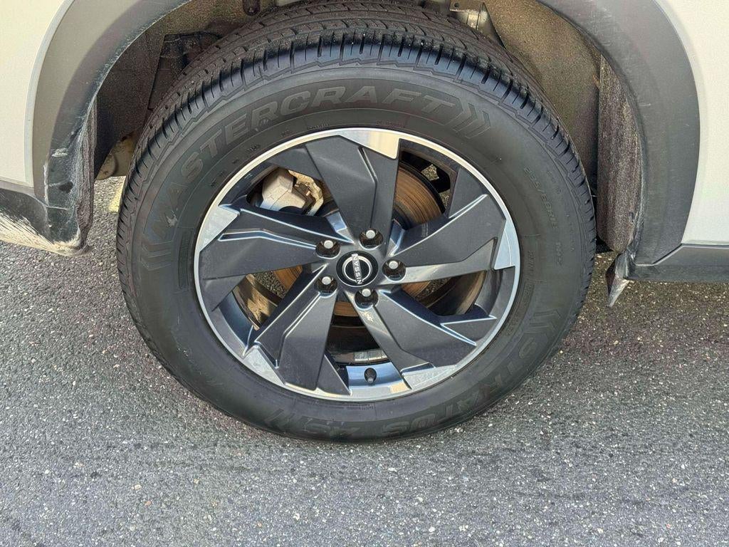 2024 Nissan Rogue SV FWD