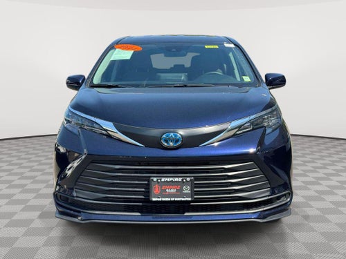 2024 Toyota Sienna LE