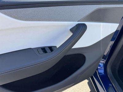 2026 Tesla Model Y Premium Rear-Wheel Drive