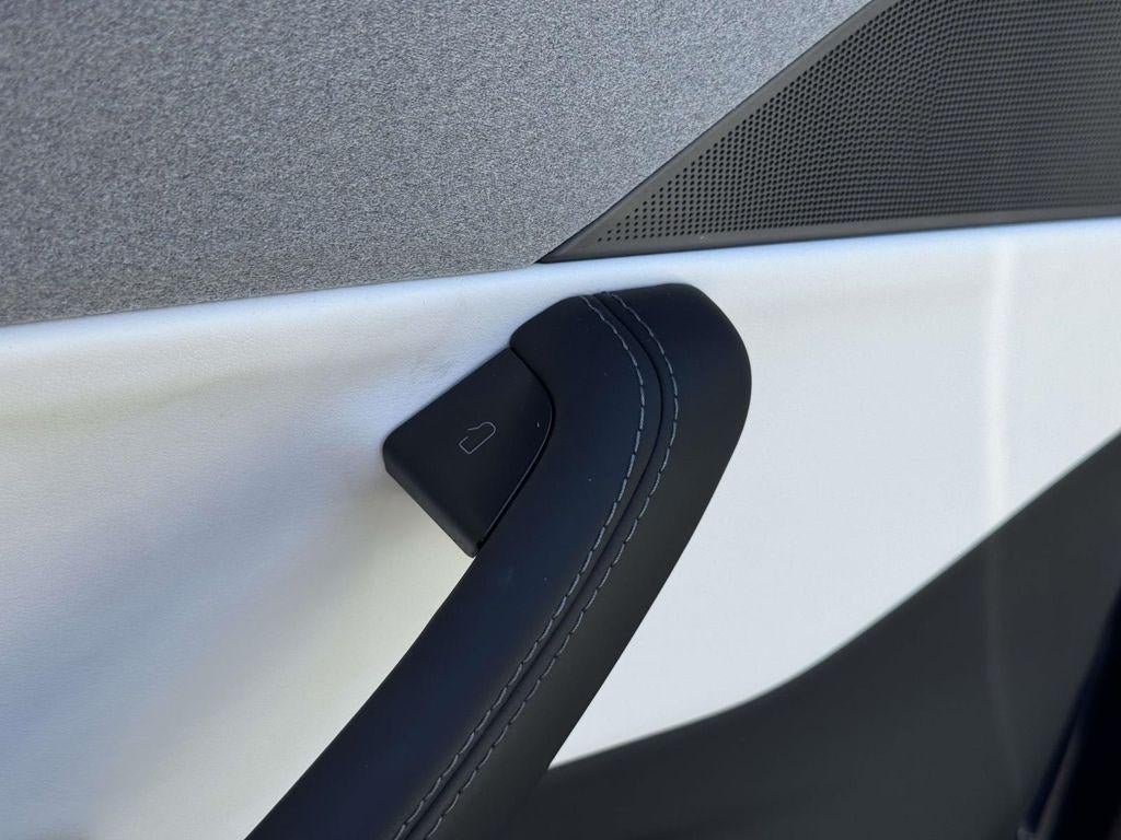 2026 Tesla Model Y Premium Rear-Wheel Drive