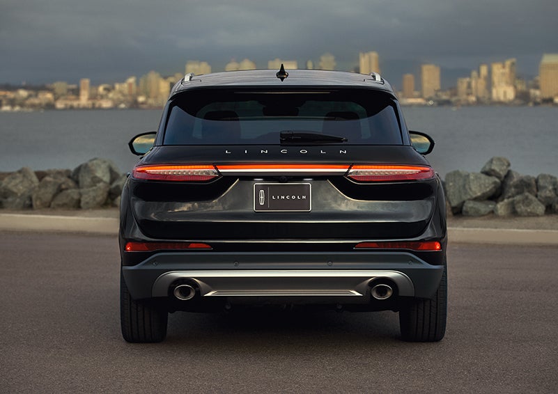 The rear lighting of the 2024 Lincoln Corsair® SUV spans the entire width of the vehicle. | Empire Lincoln of Huntington in Huntington NY