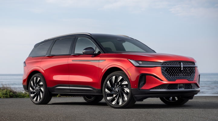 A 2024 Lincoln Nautilus® Reserve model is shown with the stylish available Jet Appearance Package. | Empire Lincoln of Huntington in Huntington NY