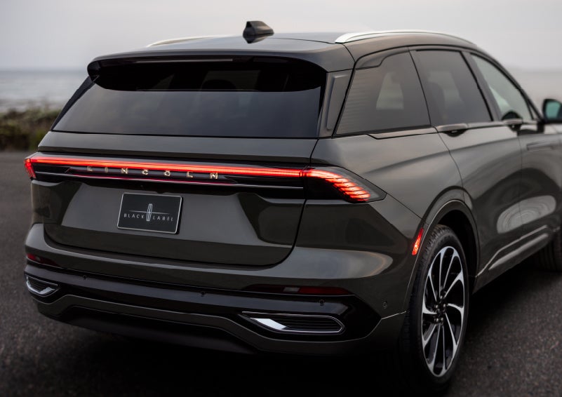The rear of a 2024 Lincoln Black Label Nautilus® SUV displays full LED rear lighting. | Empire Lincoln of Huntington in Huntington NY