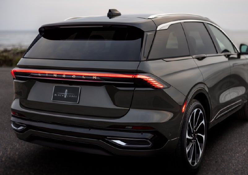 The rear of a 2025 Lincoln Black Label Nautilus® SUV displays full LED rear lighting. | Empire Lincoln of Huntington in Huntington NY