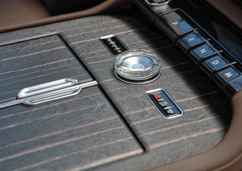 The 360-Degree Camera display on the center screen shows the rear and bird's-eye views of the vehicle.