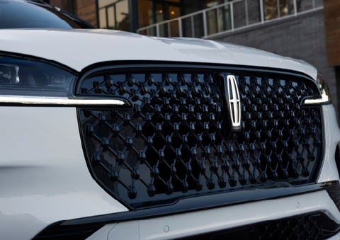 The front grille of a 2026 Lincoln Aviator® SUV is shown. | Empire Lincoln of Huntington in Huntington NY