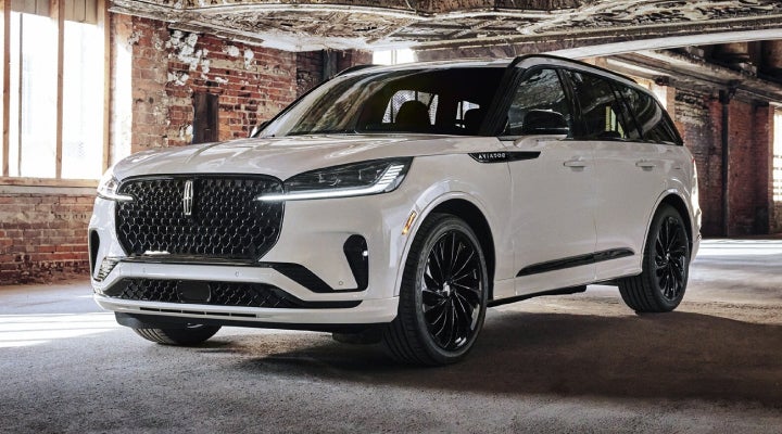 A 2026 Lincoln Aviator® SUV is shown with the available Jet Appearance Package. | Empire Lincoln of Huntington in Huntington NY